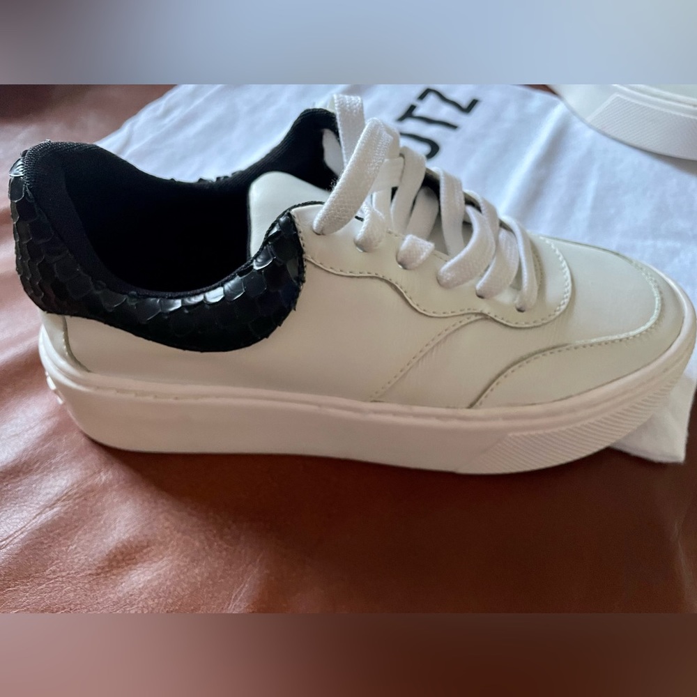BNWT! SCHUTZ, OLIYAH, MULTIMATERIAL
NAPPA SNEAKERS, BRIGHT SNAKE, WHITE/BLACK 🖤🤍 - Picture 3 of 16